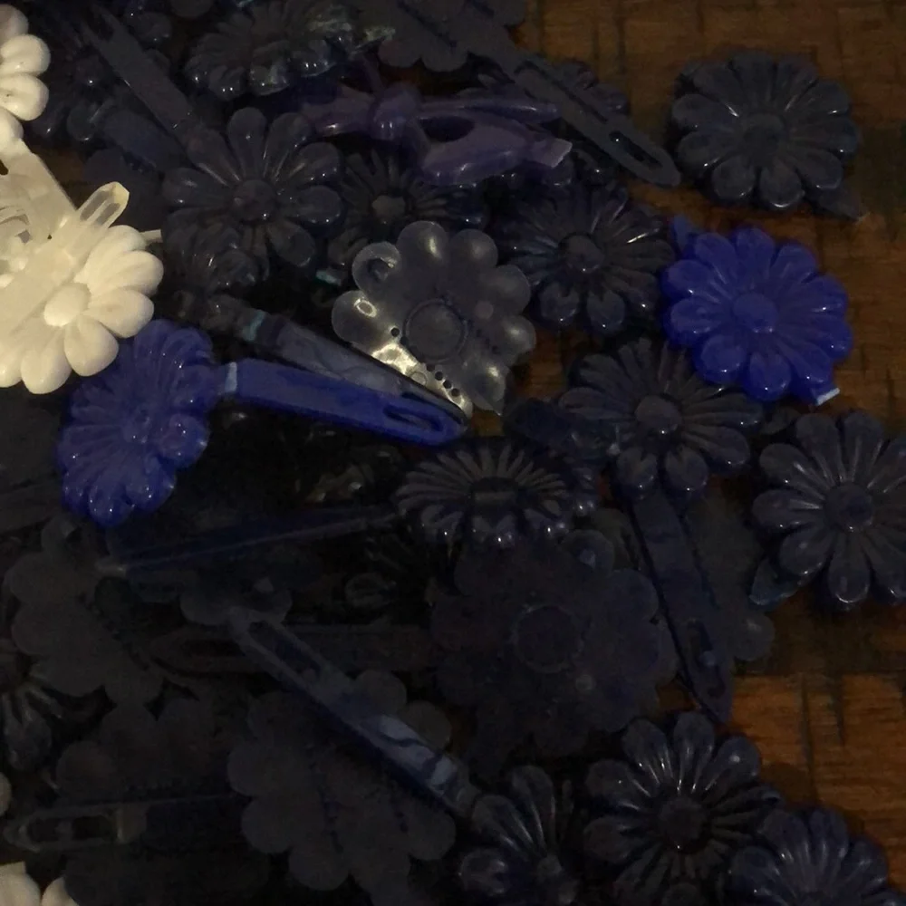 Floral Hair Clip /Bows in White and Blue bundle of 114